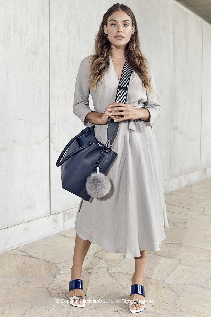 article: #320 Crossbody Strap - Gris + Noir Stripe
