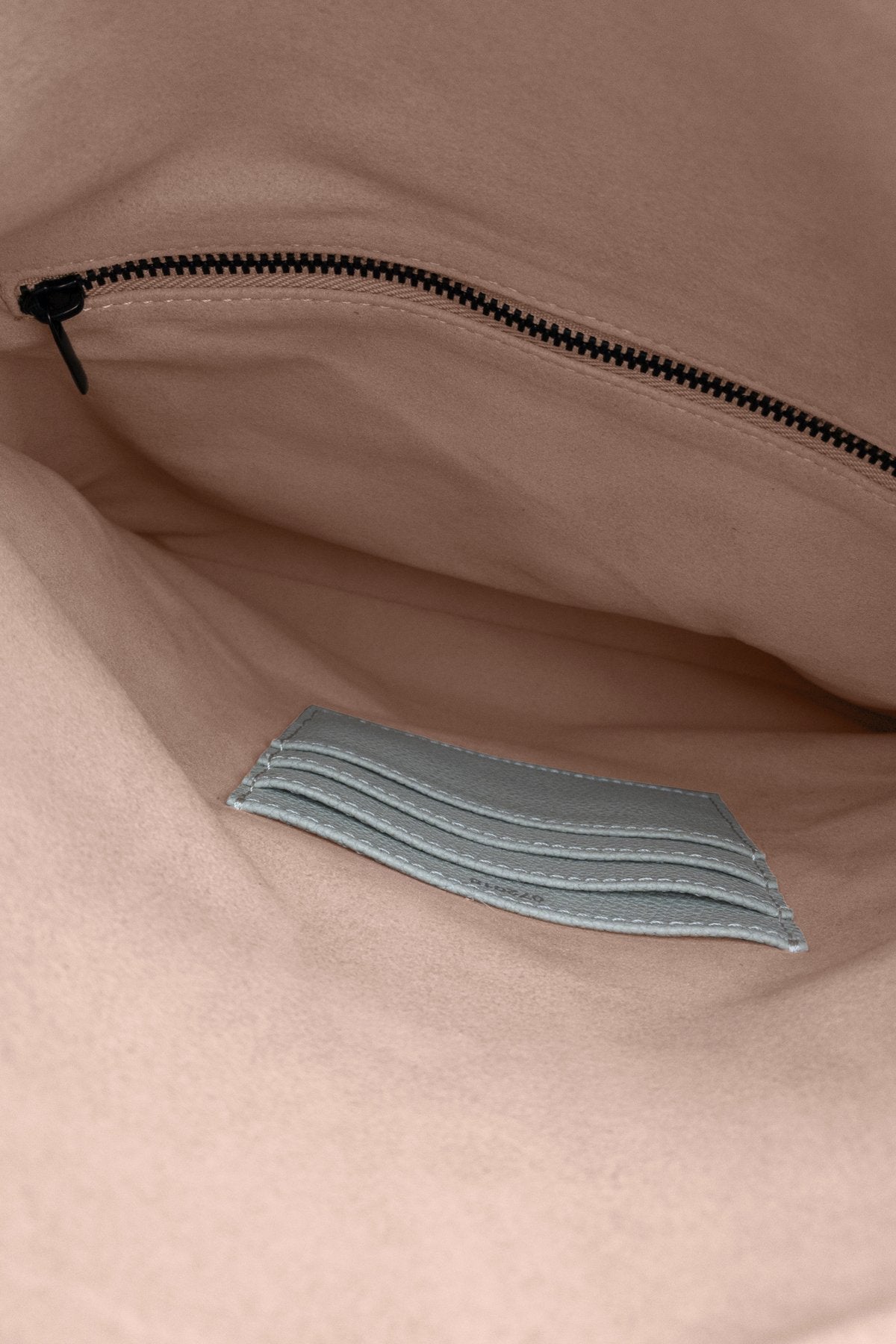 article: #097 Pochette Grande Foldable - Noir + Oyster